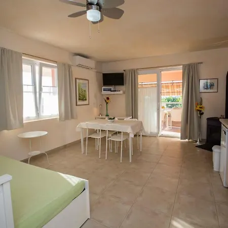 Apartment In Rab - Insel Rab 42670 Barbat na Rabu